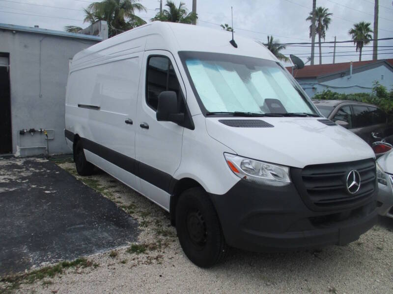 mercedes-benz sprinter cargo van 2025 W1Y4KCHY9ST215607 image mercedes-benz sprinter cargo van 2025 W1Y4KCHY9ST215607 image
